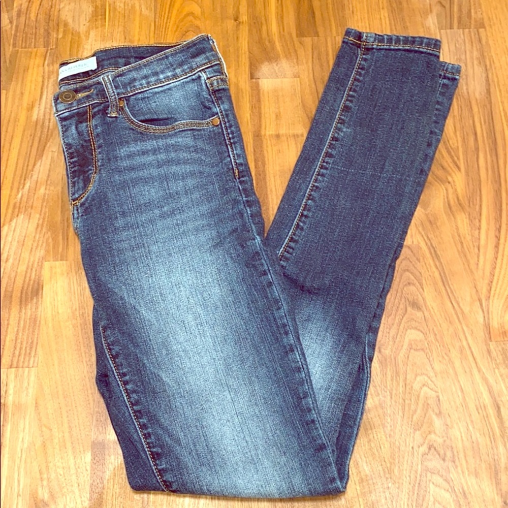Banana Republic women’s skinny jeans, 25